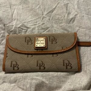 Dooney and Bourke wallet